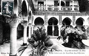 ALGER - HOPITAL DU DEY - PAVILLON DES OFFICIERS - COUR